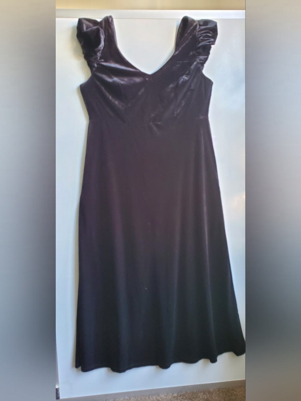 NWT ELOQUII Size 16 Black Velvet Empire Waist Midi Dress Puffy Sleeve Romantic